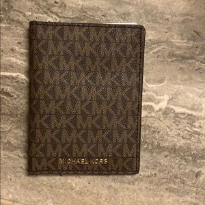 Michael kors bedford travel passport wallet